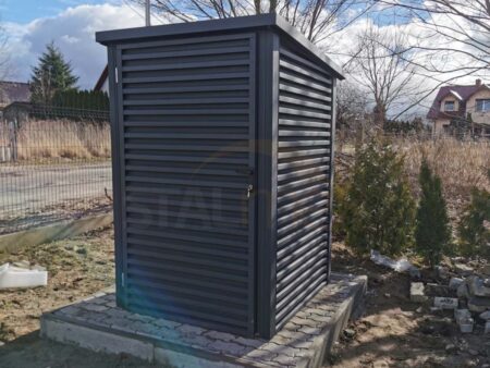 Mülltonnenbox – Eco Box - 1,37x1,37x2,06 – RAL 7016 matt, Pultdach, blickdichte Lamellen